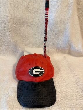 Georgia Bulldogs Red and Black Cap with 'G' Logo notepad and pencil holder.
